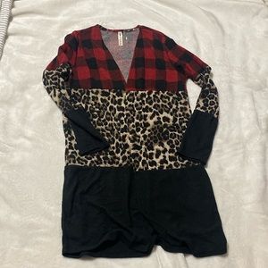 Vanilla Bay Buffalo plaid and leopard color block cardigan. Size Small